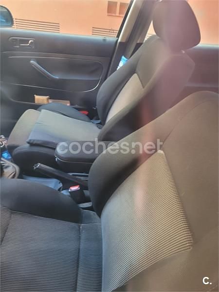 Usado VW Golf III Conceptline 100 CV (73 kW) 1998 Azul Berlina