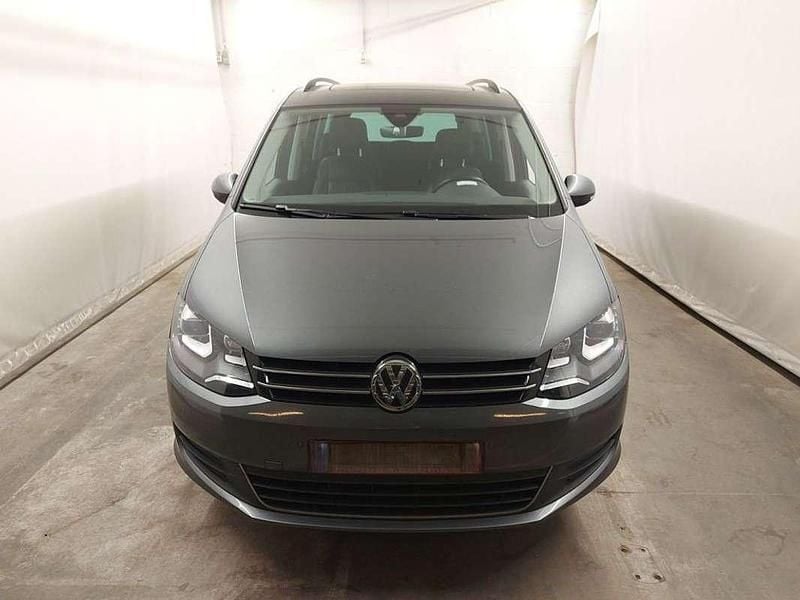 Usado VW Sharan Sportline 150 CV (110 kW) 2020 Gris / plata Monovolumen