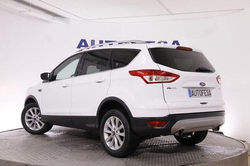 Usado Ford Kuga Titanium 150 CV (110 kW) 2015 Blanco SUV