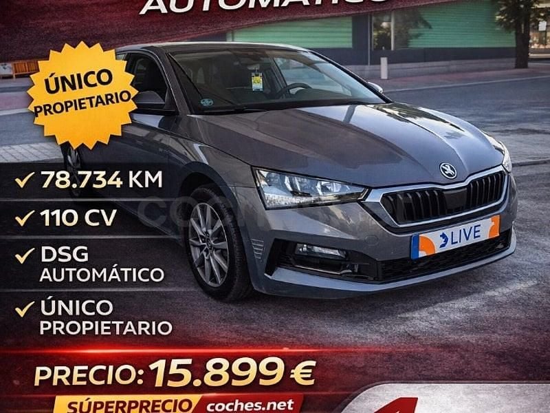 Usado Skoda Scala Ambition 110 CV (80 kW) 2022 Gris Utilitario