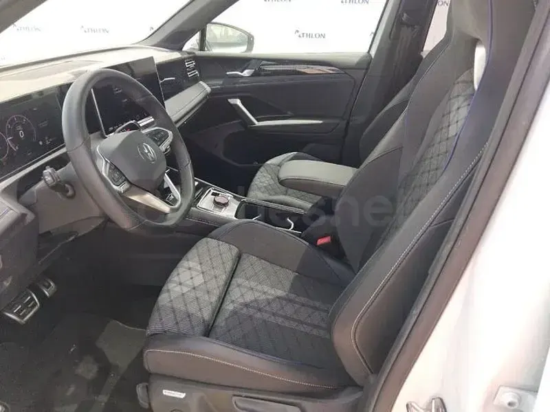 Usado VW Tiguan R-line 150 HP (110 kW) 2024 Branco SUV