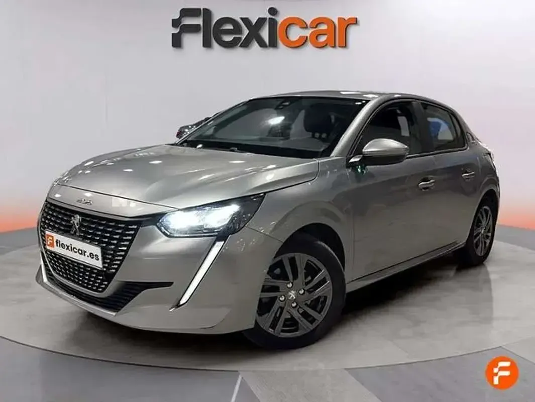 Usado Peugeot 208 Active 101 CV (74 kW) 2021 Gris Utilitario