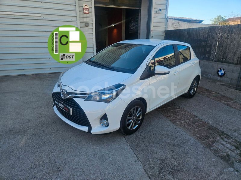 Blanco Usado 2015 Toyota Yaris Live Utilitario | 8490 € (Precio justo) - Imagen 1/4