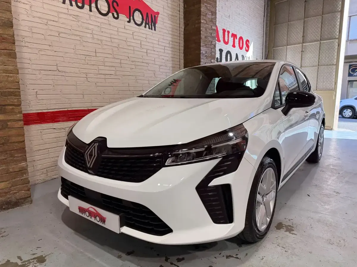 Nuevo Renault Clio Evolution 100 CV (73 kW) 2025 Blanco Utilitario