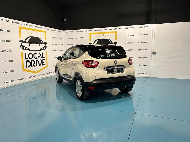 Usado Renault Captur Zen 120 CV (88 kW) 2017 Beige SUV