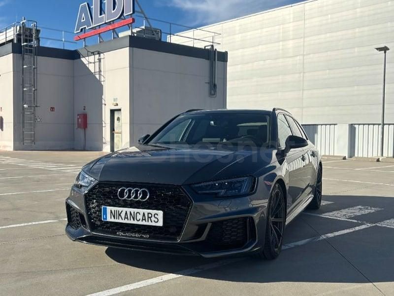 Usado Audi RS4 450 CV (330 kW) 2018 Gris / plata Familiar