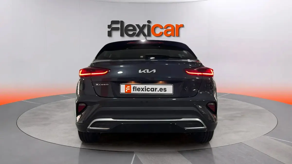 Usado Kia XCeed 101 CV (74 kW) 2024 Gris SUV
