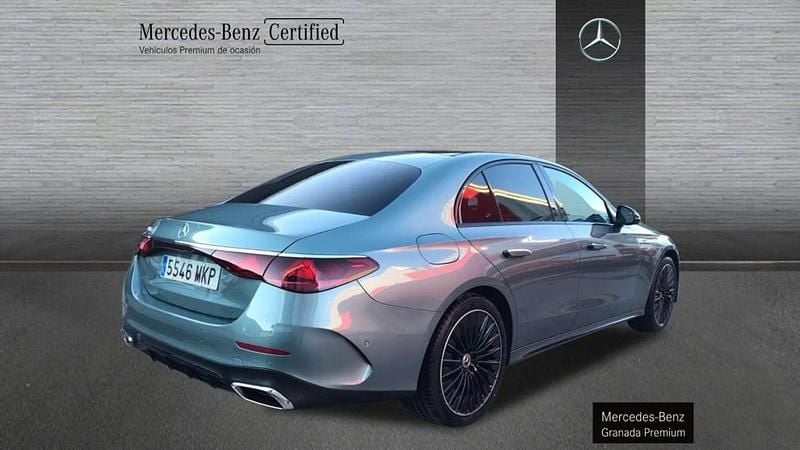 Usado Mercedes E220 197 CV (144 kW) 2023 Verde Berlina