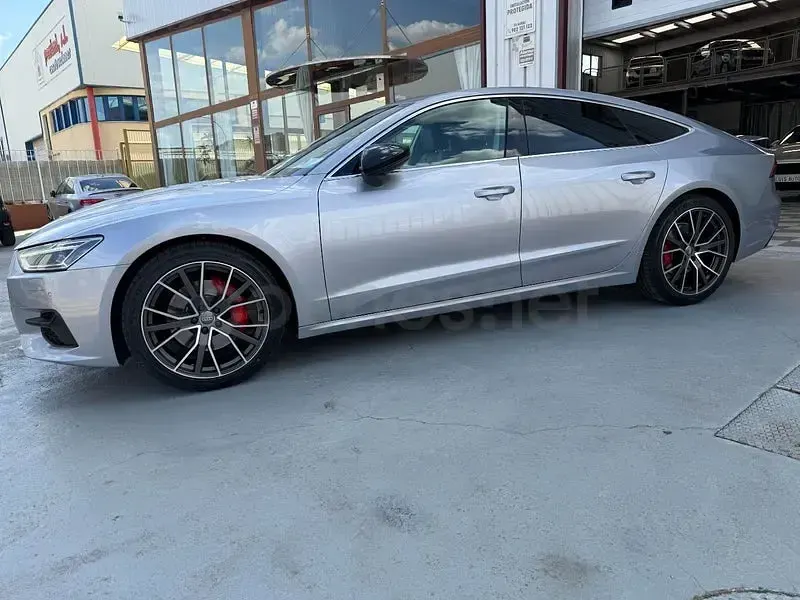 Usado Audi A7 Sportback S-Line 286 CV (210 kW) 2019 Gris / plata Utilitario