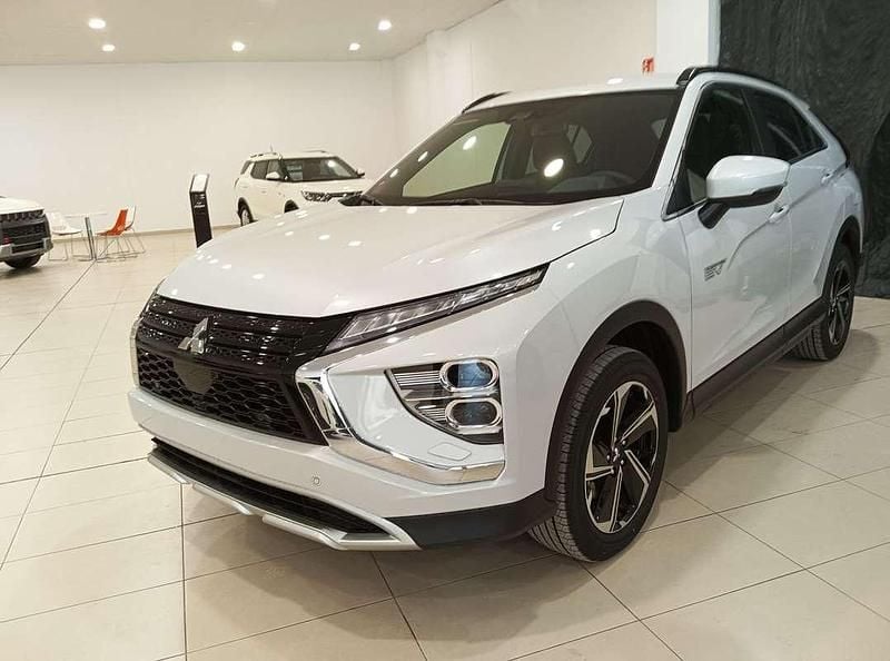 Blanco Nuevo 2025 Mitsubishi Eclipse Cross SUV | 31.500 € - Imagen 1/4