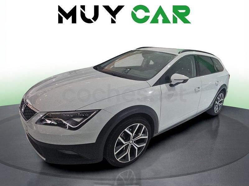 Usado Seat Leon 125 CV (91 kW) 2018 Blanco Familiar
