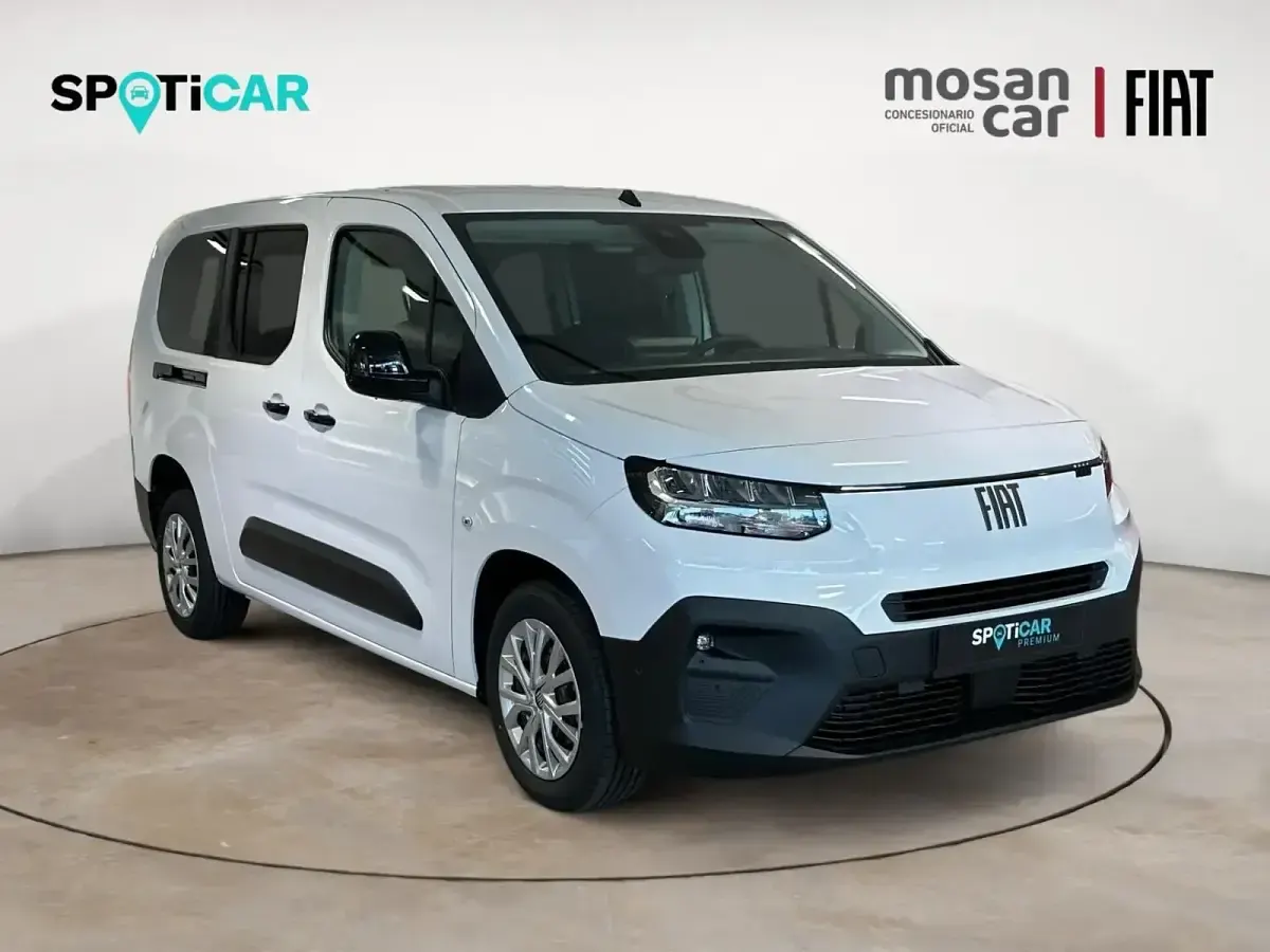 Nuevo Fiat Doblò Mirror 130 CV (95 kW) 2025 Negro Monovolumen