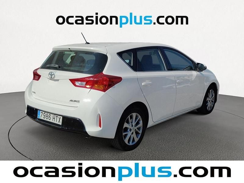Usado Toyota Auris Active 90 CV (66 kW) 2013 Blanco Utilitario