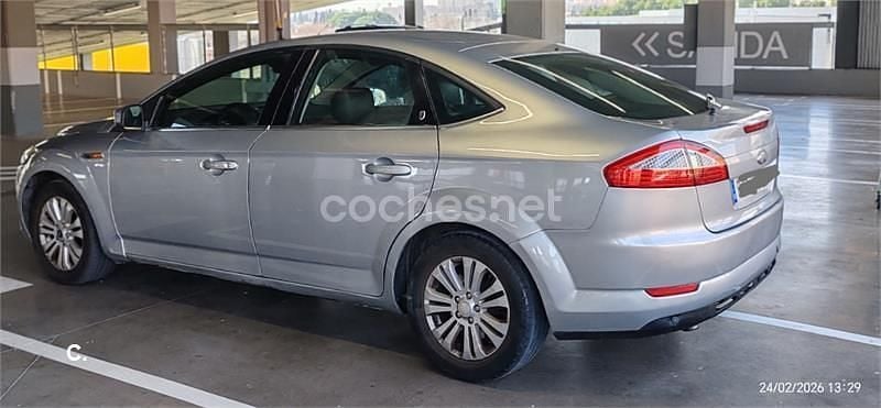Usado Ford Mondeo Ghia 140 CV (102 kW) 2008 Gris / plata Berlina