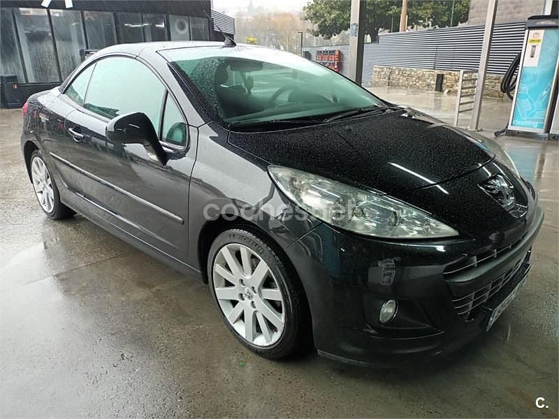 Usado Peugeot 207 CC Sport 110 CV (80 kW) 2010 Amarillo Descapotable