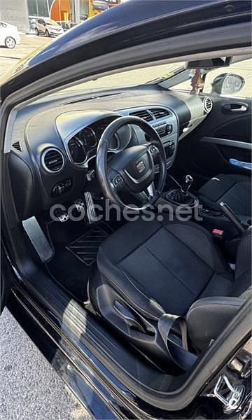 Usado Seat Leon FR 140 CV (102 kW) 2010 Negro Berlina