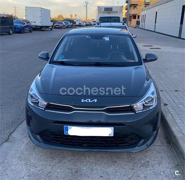 Usado Kia Rio 84 CV (61 kW) 2021 Azul Berlina