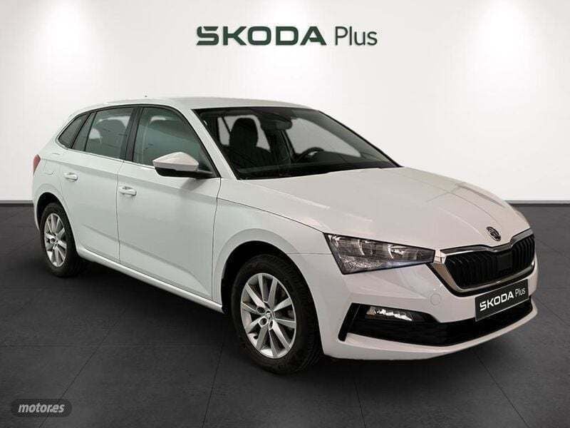 Blanco Usado 2022 Skoda Scala Ambition Utilitario | 17.990 € (Un poco caro) - Imagen 1/4