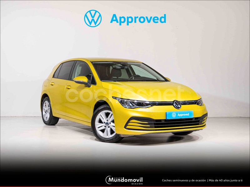Amarillo Usado 2020 VW Golf VIII Life Berlina | 23.900 € (Precio justo) - Imagen 1/4