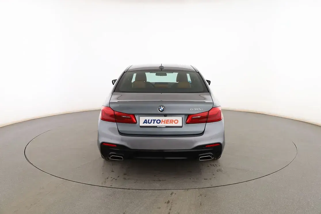 Usado BMW 530e M Sport 252 CV (185 kW) 2020 Gris Berlina