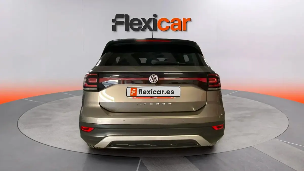 Usado VW T-Cross Sportline 150 CV (110 kW) 2020 Gris SUV