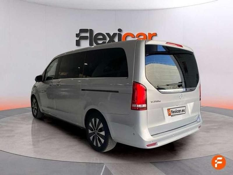 Usado Mercedes V250 Avantgarde 190 CV (139 kW) 2022 Gris Monovolumen