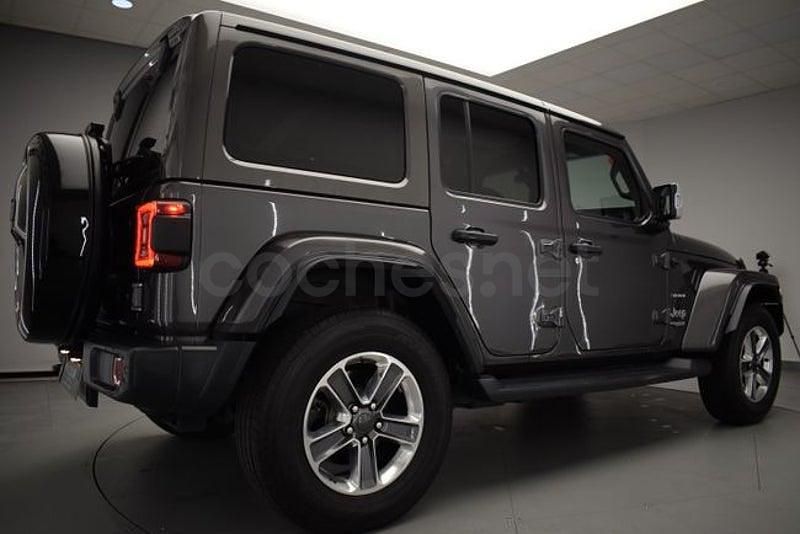 Usado Jeep Wrangler Unlimited Sahara 200 CV (147 kW) 2019 Gris / plata SUV