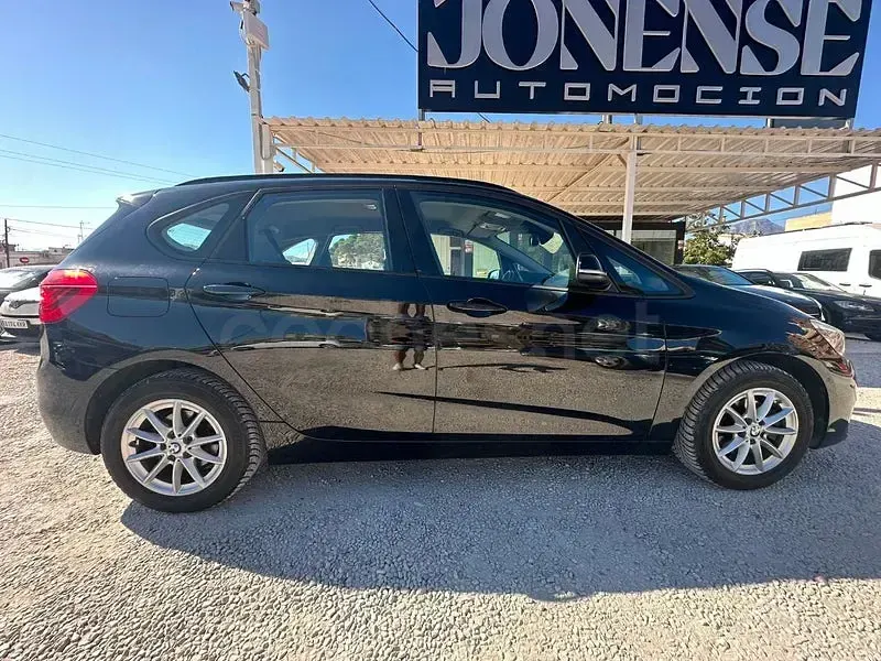 Usado BMW 216 Active Tourer 116 CV (85 kW) 2021 Negro Monovolumen