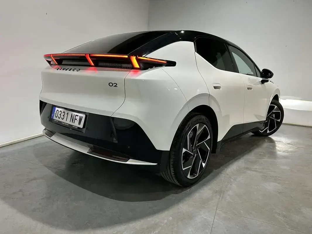 Usado Lynk & Co 02 200 kW (272 CV) 2025 Blanco SUV
