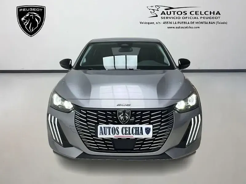 Usado Peugeot 208 Allure 100 CV (73 kW) 2025 Gris Utilitario
