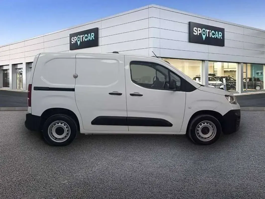 Usado Citroën Berlingo 102 CV (75 kW) 2022 Blanco Monovolumen