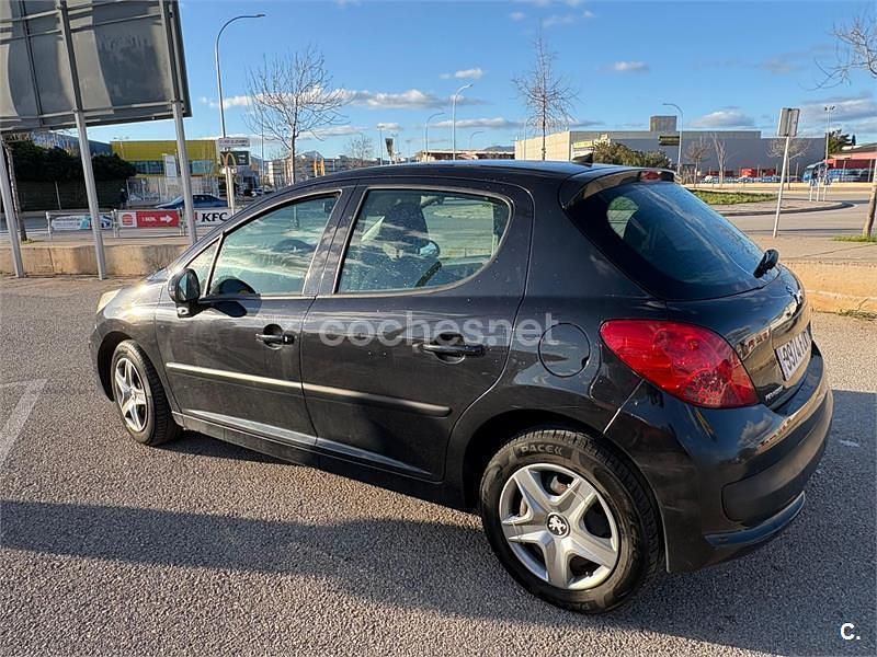 Usado Peugeot 207 75 CV (55 kW) 2008 Negro Berlina