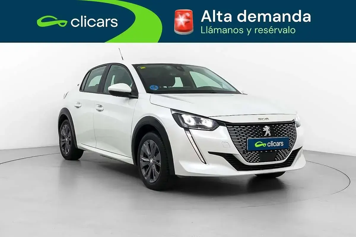 Usado Peugeot e-208 Allure 100 kW (136 CV) 2020 Blanco Utilitario