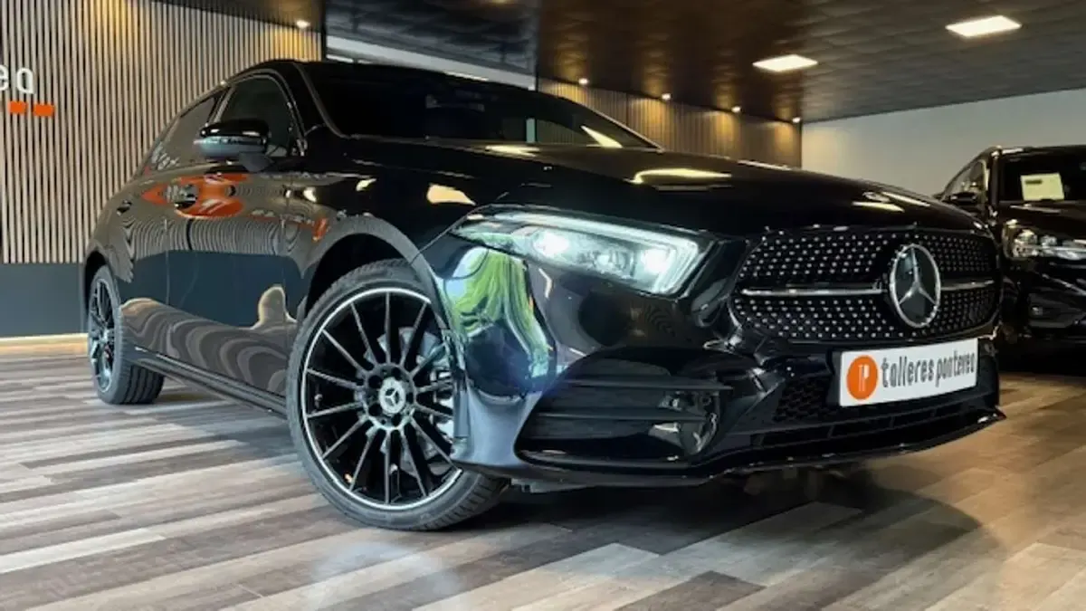 Usado Mercedes A250 218 CV (160 kW) 2021 Negro Utilitario