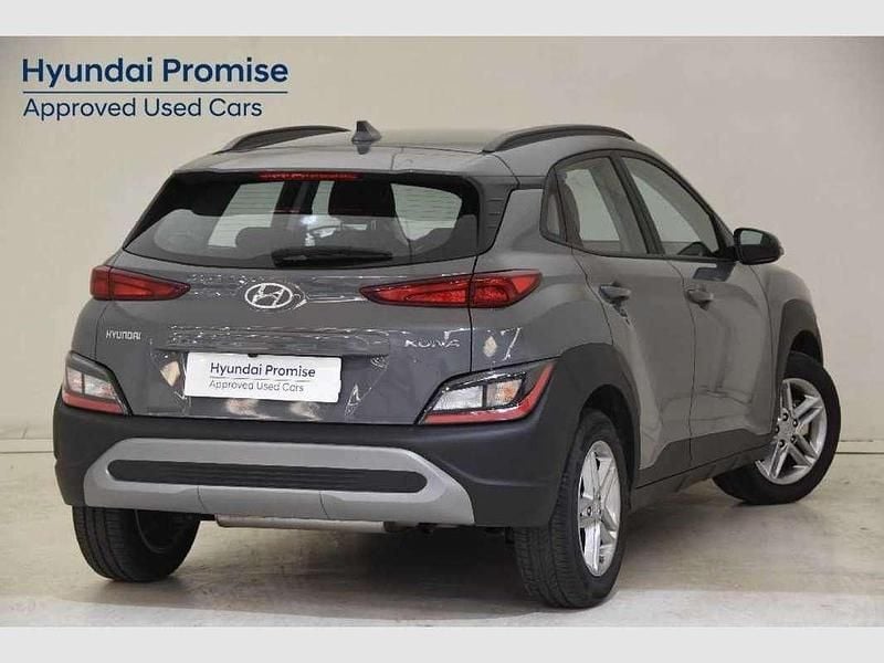 Usado Hyundai Kona 120 CV (88 kW) 2022 Gris SUV