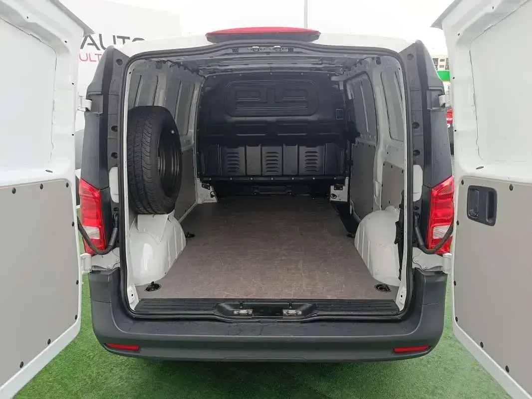 Usado Mercedes Vito 136 CV (100 kW) 2022 Blanco Van