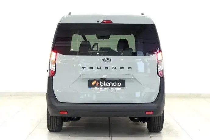 Usado Ford Tourneo Titanium 125 CV (91 kW) 2024