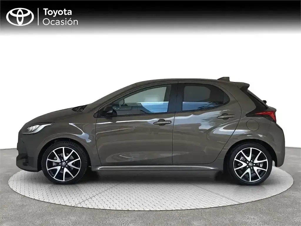 Usado Toyota Yaris Hybrid Style 116 CV (85 kW) 2022 Otro Monovolumen