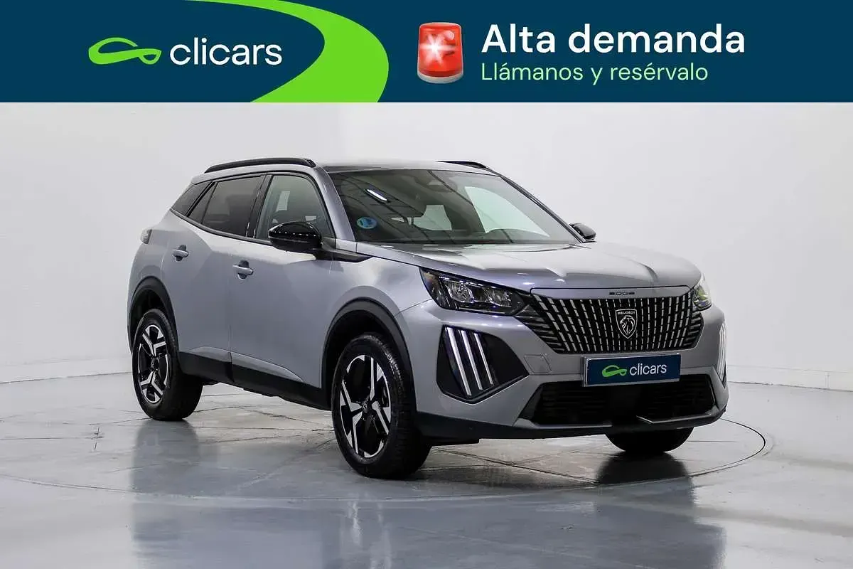 Usado Peugeot 2008 Allure 136 CV (100 kW) 2025 Plateado SUV