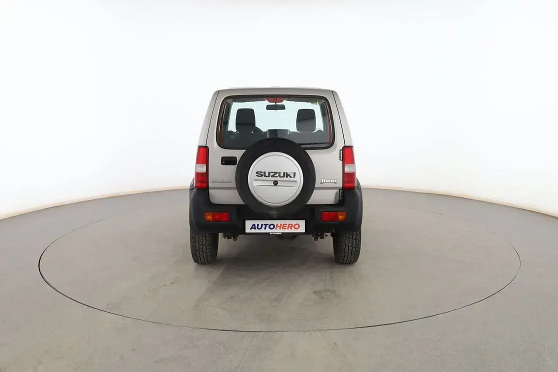 Usado Suzuki Jimny 85 CV (62 kW) 2015 Plata SUV