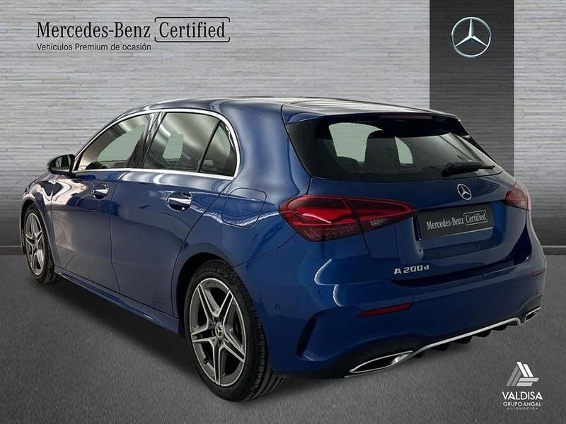 Usado Mercedes A200 AMG line 150 CV (110 kW) 2024 Azul espectra Berlina