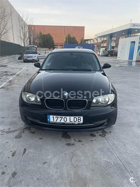Usado BMW 118 122 CV (89 kW) 2008 Negro Utilitario