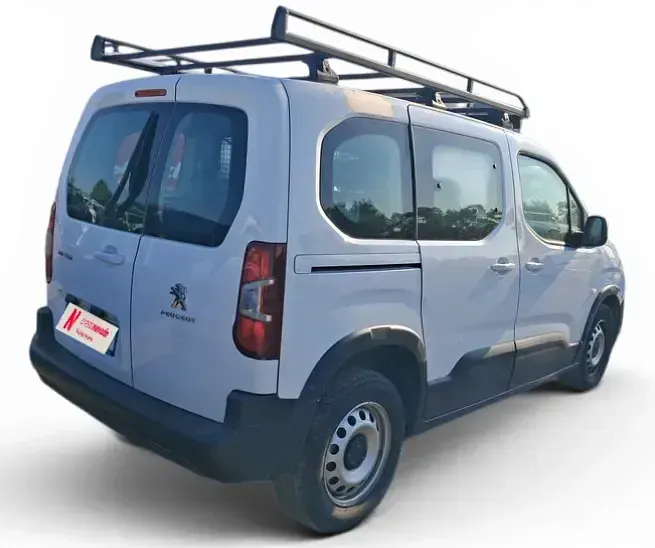 Usado Peugeot Rifter Business-Line 100 CV (73 kW) 2023 Blanco Monovolumen
