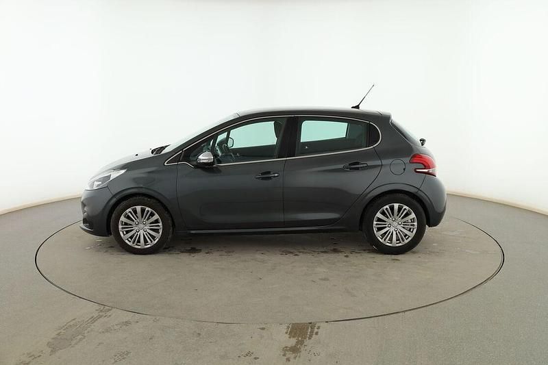 Usado Peugeot 208 Allure 100 CV (73 kW) 2017 Gris Utilitario