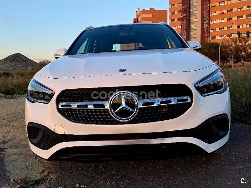 Usado Mercedes GLA200 150 CV (110 kW) 2022 Blanco SUV