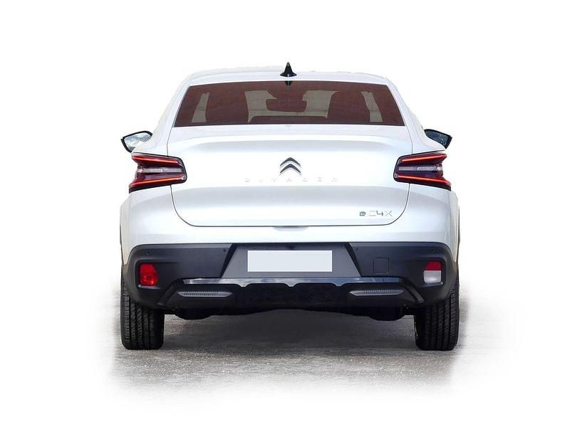 Usado Citroën e-C4 Shine 114 kW (156 CV) 2023 Blanco Berlina