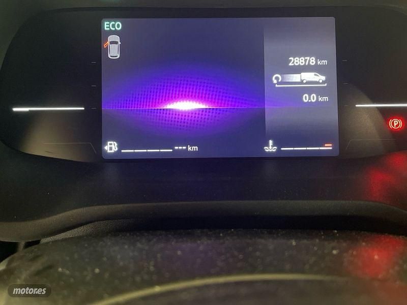 Begagnad Renault Trafic 150 HK (110 kW) 2024 Grå Minibuss