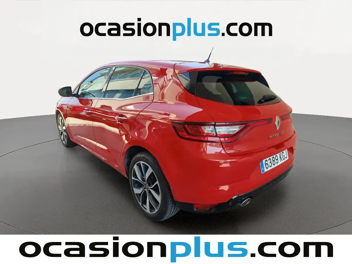 Usado Renault Mégane Zen 110 CV (80 kW) 2017 Rojo Utilitario