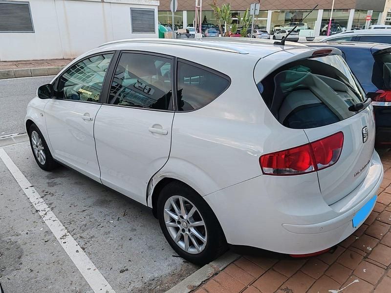 Usado Seat Altea XL 105 CV (77 kW) 2011 Blanco Monovolumen