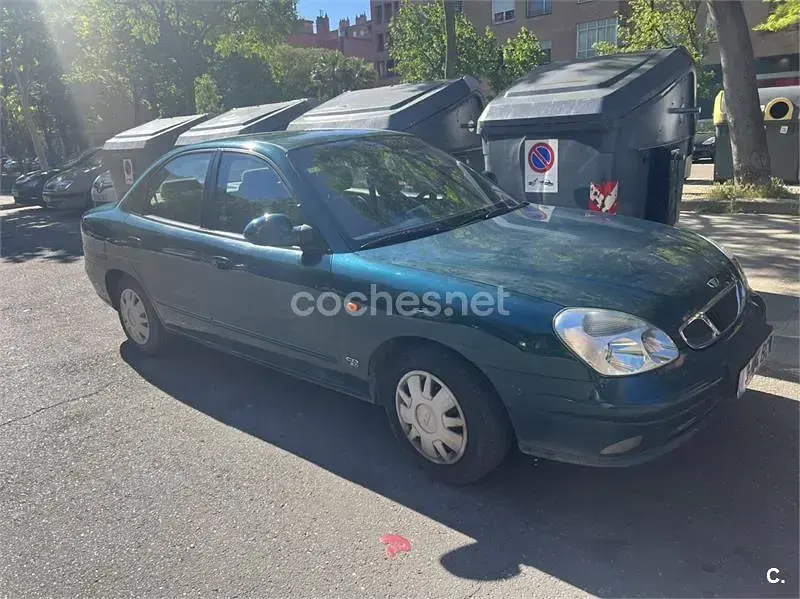 Usado Chevrolet Nubira 110 CV (80 kW) 2000 Verde Berlina